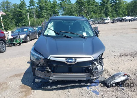 2021 Subaru Forester Premium z USA, uszkodzony, nr VIN JF2SKAFC8MH569875